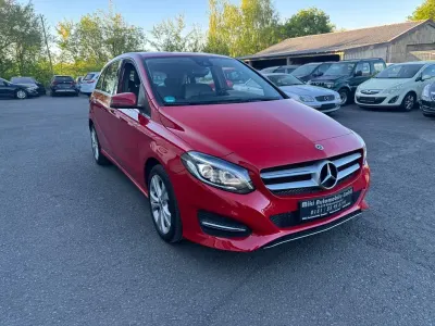 Second-hand Mercedes B180 Style 122 CP (89 kW) 2019 Roșu Monovolum