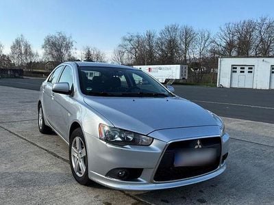 Gebraucht Mitsubishi Lancer Inform 140 PS (102 kW) 2010 Silber Limousine