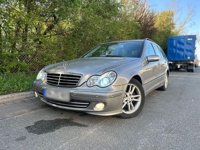 Usata Mercedes C220 Avantgarde 150 CV (110 kW) 2005 Beige Station wagon