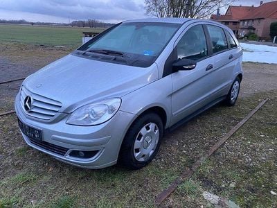 Gebraucht Mercedes B150 95 PS (69 kW) 2007 Silber Van / Kleinbus