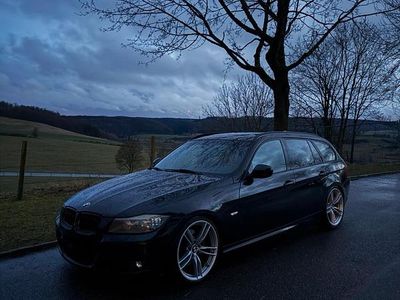 Gebraucht BMW 325 204 PS (150 kW) 2010 Schwarz Kombi