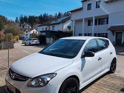 Gebraucht Hyundai i30 90 PS (66 kW) 2010 Weiß Limousine