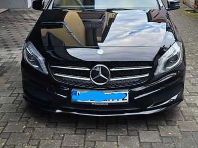Gebraucht Mercedes A180 AMG line 122 PS (89 kW) 2014 Schwarz Limousine