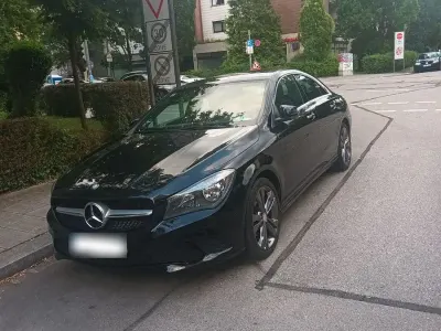 Gebraucht Mercedes CLA200 Urban 156 PS (114 kW) 2015 Schwarz Limousine