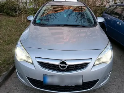 Gebraucht Opel Astra 110 PS (80 kW) 2010 Silber Kombi