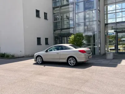 Używany Opel Astra Cabriolet Cosmo 150 KM (110 kW) 2007 Złoty Kabriolet