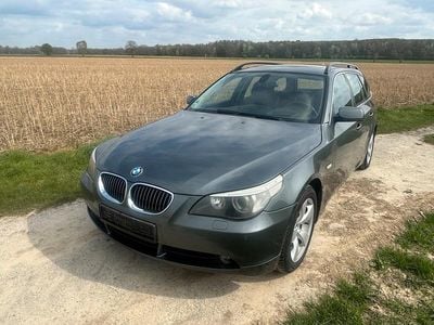 Gebraucht BMW 530 231 PS (169 kW) 2006 Grau Kombi