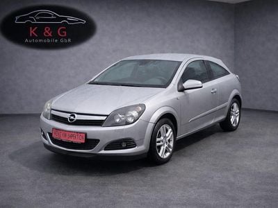 Gebraucht Opel Astra Edition 105 PS (77 kW) 2007 Silber Coupé