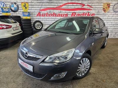 Gebraucht Opel Astra 140 PS (102 kW) 2012 Grau Limousine