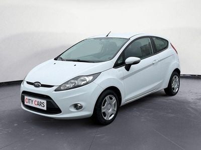 Usata Ford Fiesta Champions Edition 82 CV (60 kW) 2012 Bianco Utilitaria