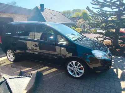 Usata Opel Zafira Family 125 CV (91 kW) 2013 Nero Monovolume