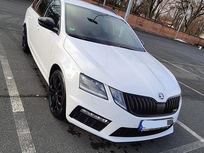 Weiß Gebraucht 2017 Skoda Octavia RS Kombi | 16.799 € (Fairer Preis)