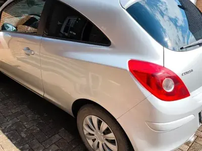 Używany Opel Corsa Edition 69 KM (50 kW) 2012 Srebrny Hatchback