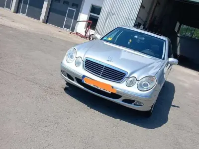Gebraucht Mercedes E320 204 PS (150 kW) 2004 Silber