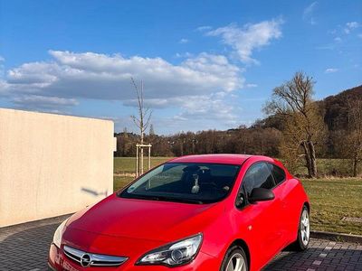 Second-hand Opel Astra GTC 140 CP (102 kW) 2013 Roșu Berlinǎ