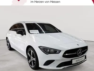 Gebraucht Mercedes CLA200 Shooting Brake 150 PS (110 kW) 2023 Weiß Kombi