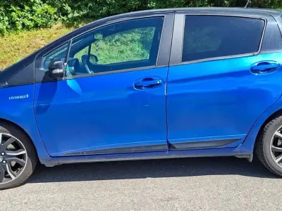 Gebraucht Toyota Yaris Hybrid Comfort 75 PS (55 kW) 2017 Blau Limousine