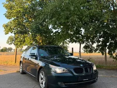Gebraucht BMW 520 Advantage 177 PS (130 kW) 2008 Grün Kombi