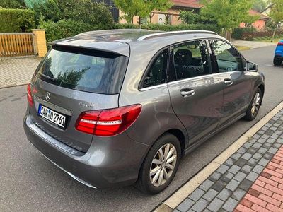 Mercedes B220