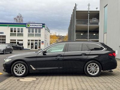Schwarz ii/bonnet fluid black Gebraucht 2022 BMW 520 Sport Line Kombi | 31.960 € (Fairer Preis)