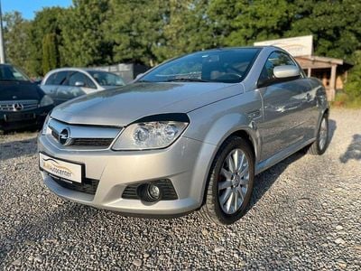 Usata Opel Tigra Edition 125 CV (91 kW) 2009 Argento Cabrio