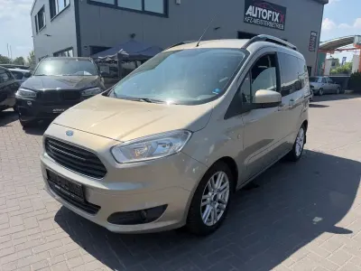 Gebraucht Ford Tourneo Courier Titanium 101 PS (74 kW) 2017 Silber Van / Kleinbus