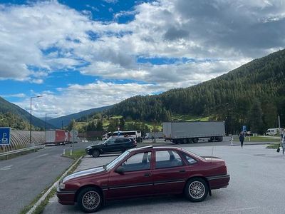 Begagnad Opel Vectra 90 HK (66 kW) 1993 Röd Sedan