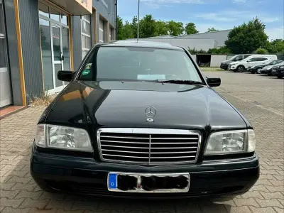 Gebraucht Mercedes C180 Classic 122 PS (89 kW) 1994 Schwarz Limousine