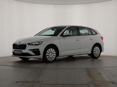 Gebraucht Skoda Scala Essence 95 PS (69 kW) 2025 Moonweiss metallic Kleinwagen