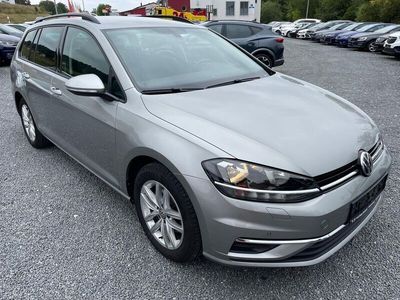 Silber Gebraucht 2020 VW Golf VII Comfortline Kombi | 14.990 € (Fairer Preis)