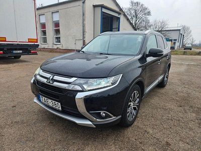 Gebraucht Mitsubishi Outlander Diamant Edition 150 PS (110 kW) 2016 Schwarz SUV