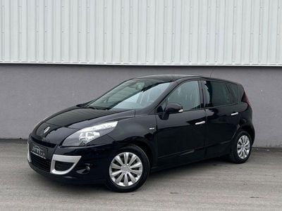 Schwarz Gebraucht 2011 Renault Scénic III Bose Edition Van / Kleinbus | 2.190 € (Guter Preis)