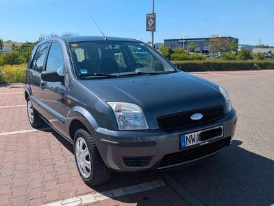 Usata Ford Fusion 80 CV (58 kW) 2003 Grigio Utilitaria