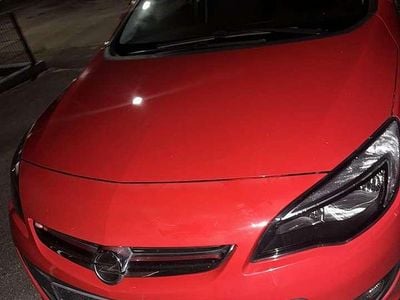 Gebraucht Opel Astra Selection 140 PS (102 kW) 2015 Rot Kombi