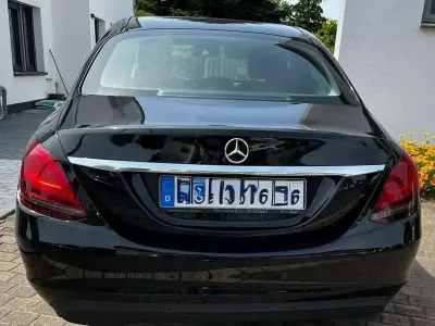 Gebraucht Mercedes C200 184 PS (135 kW) 2021 Schwarz Limousine