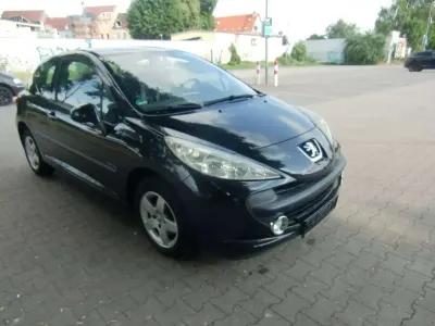 Gebraucht Peugeot 207 Urban Move 95 PS (69 kW) 2009 Schwarz Limousine