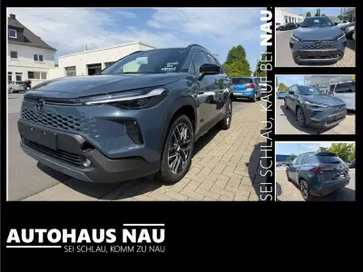 Neu Toyota Corolla Cross Comfort 140 PS (102 kW) 2026 Urban khaki SUV