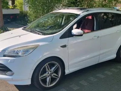 Gebraucht Ford Kuga 162 PS (119 kW) 2014 Weiß SUV