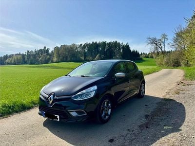 Gebraucht Renault Clio IV LIMITED 118 PS (86 kW) 2017 Schwarz Limousine