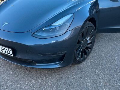 gebraucht Tesla Model 3 Allradantrieb mit Dualmotor Performa...