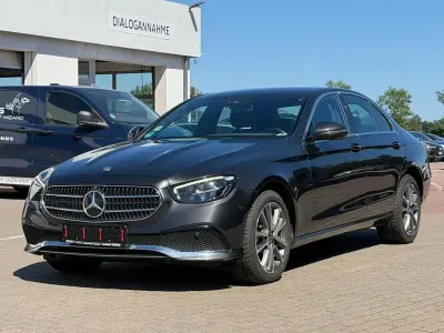 Gebraucht Mercedes E300 Avantgarde 194 PS (142 kW) 2021 Grau Limousine