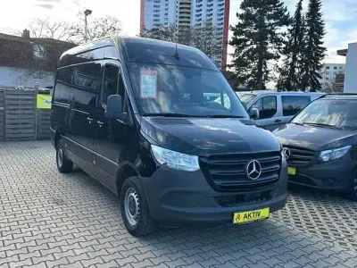 Używany Mercedes Sprinter 170 KM (125 kW) 2021 Czarny Van