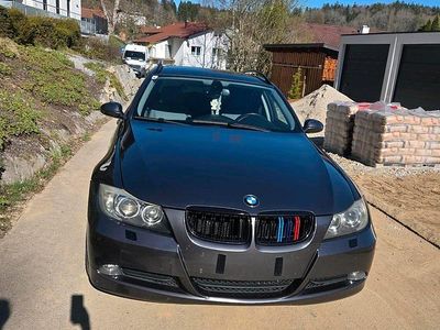 Gebraucht BMW 320 163 PS (119 kW) 2007 Grau Kombi