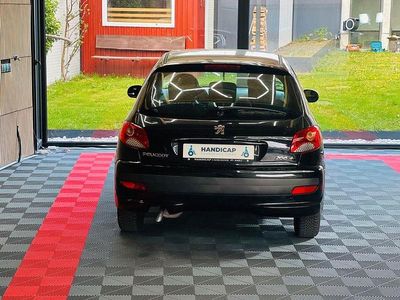 Gebraucht Peugeot 206 Urban Move 73 PS (53 kW) 2012 Schwarz Limousine