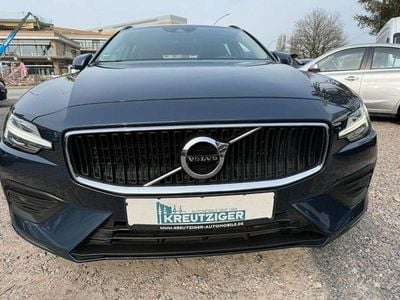 Usado Volvo V60 Inscription 150 HP (110 kW) 2018 Azul Carrinha