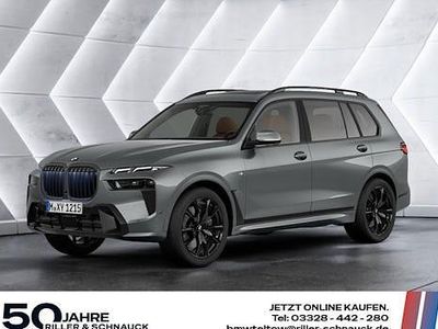 Neu BMW X7 352 PS (258 kW) 2026 Grau SUV