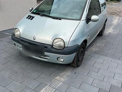 Second-hand Renault Twingo 75 CP (55 kW) 2003 Argintiu Hatchback