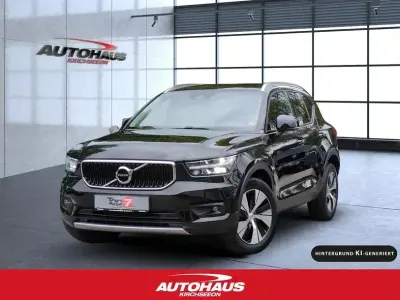 Gebraucht Volvo XC40 Momentum 163 PS (119 kW) 2022 Onyx black (metallic) SUV