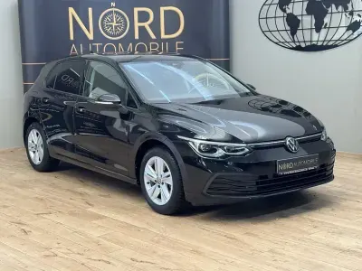 Gebraucht VW Golf VIII Life 131 PS (96 kW) 2023 Deep black perleffek (metallic) Limousine