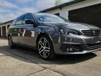 Gebraucht Peugeot 308 150 PS (110 kW) 2017 Grau Kombi